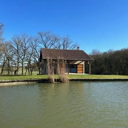 Charming Quiet House With Private Pond